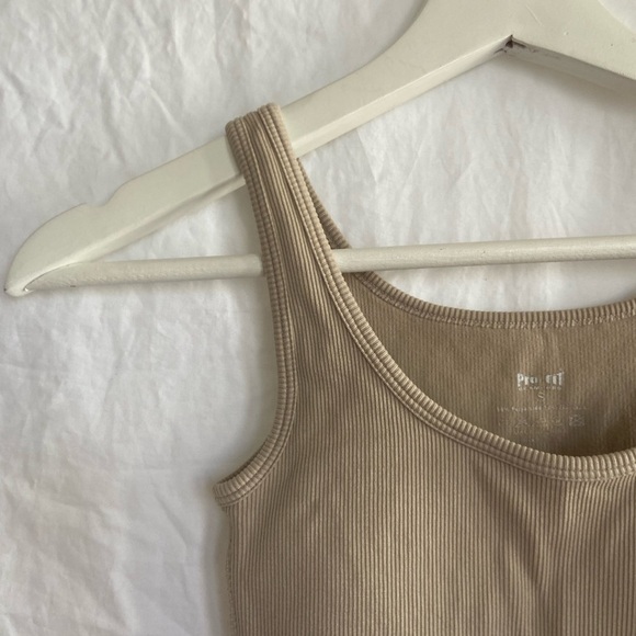 PRO FIT Seamless padded tank top size small - Picture 5 of 13